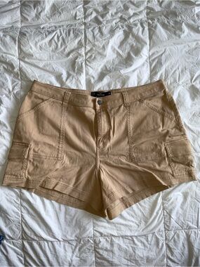 Hollister Ultra High-Rise Twill Cargo Shorts